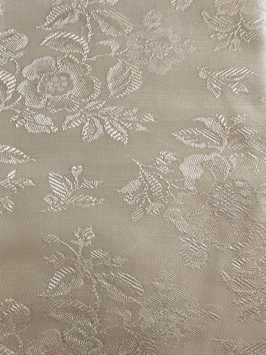 Скатерть из ткани размер 135×140