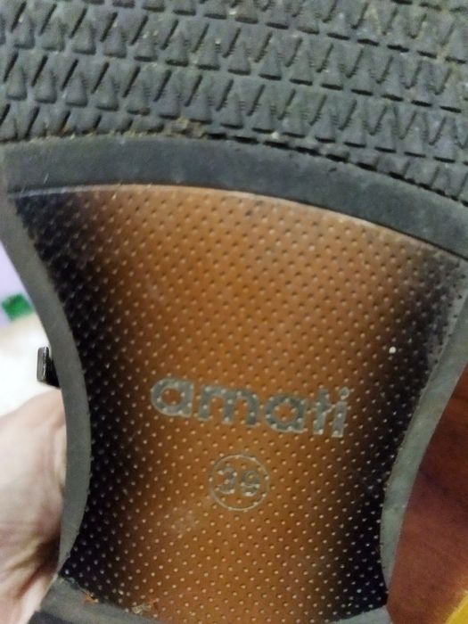 Продам туфли кожанные.