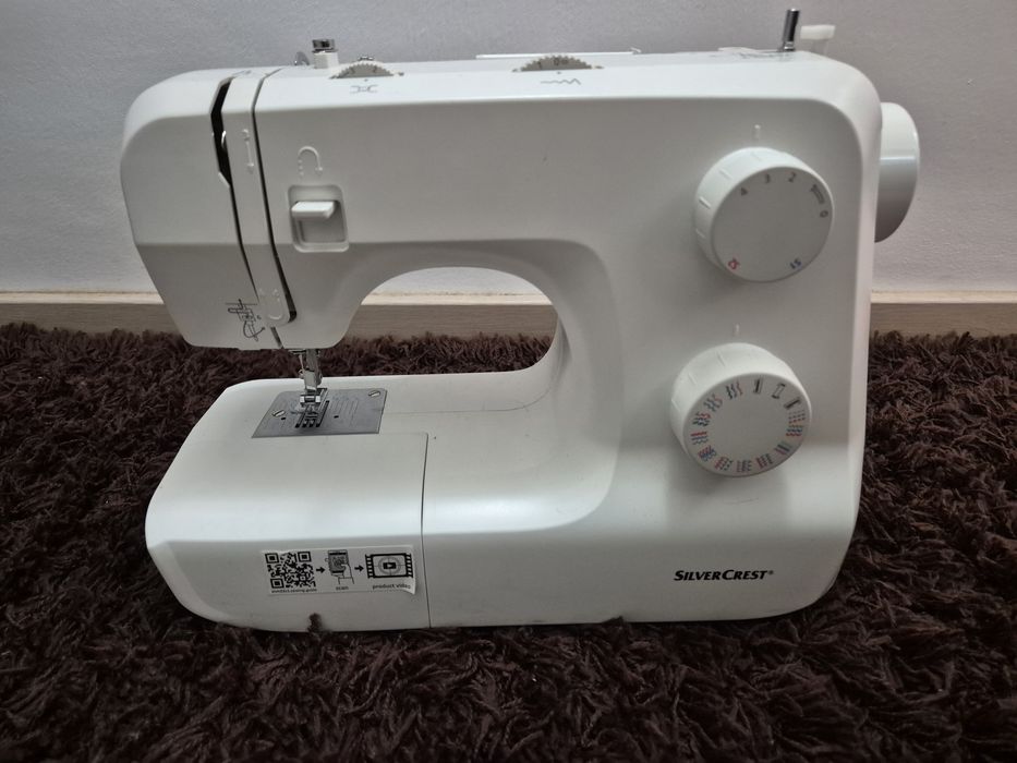 Vand masina de cusut marca Silvercrest, noua