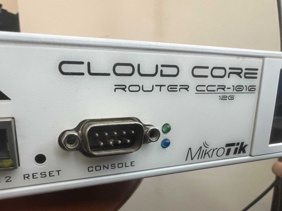 Cloud Core Router CCR1016-12G Mikrotik