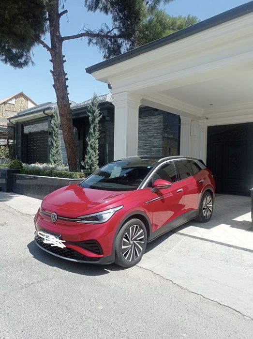 Продается Volkswagen ID4 Pure, в красном цвете