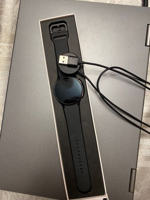 Часы Galaxy Watch 4