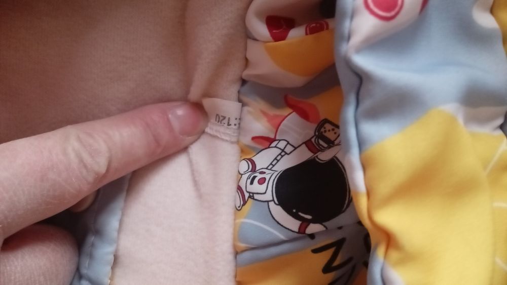 Срочно продам куртку, сейчас носить.