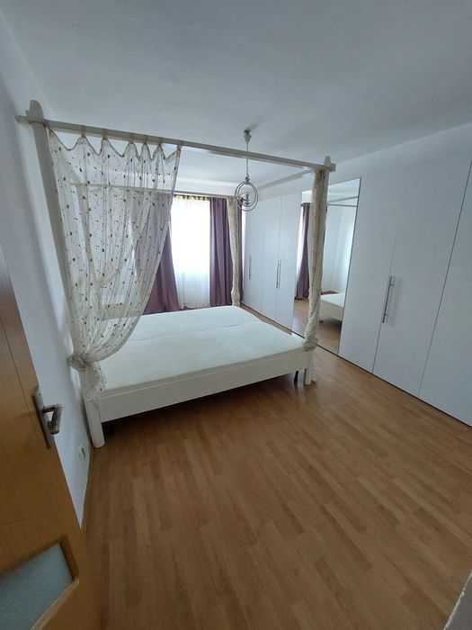 De vânzare - apartament 2 camere, decomandat.