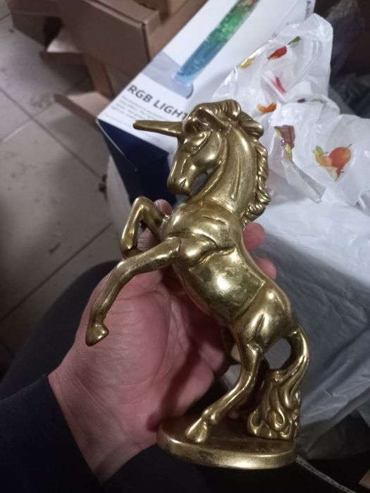 Statuetă unicorn din bronz