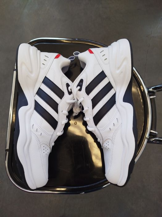Оригинални Adidas №44 2/3 – като нови, с гаранция и касов бон