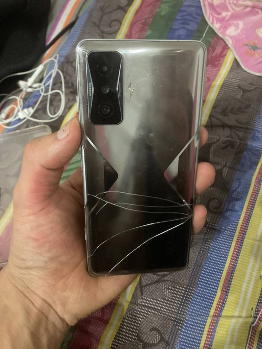 Poco F4 GT 12/ 256 гб