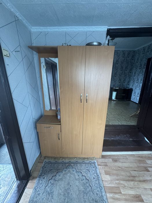 Шкафы по 2000 и 5000 тг разные