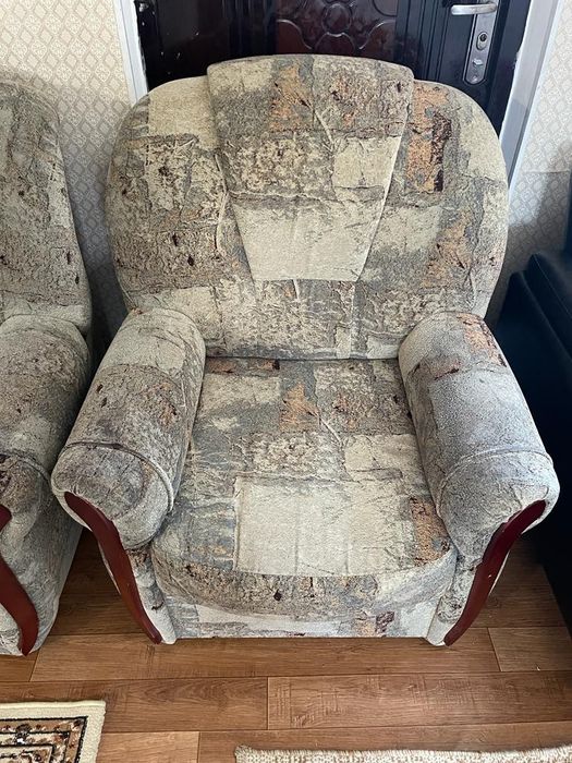 Диван и кресло хорошые