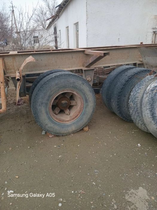 Контейнеровоз полуприцеп сотилади. Продаётся контейнеровоз полуприцеп.