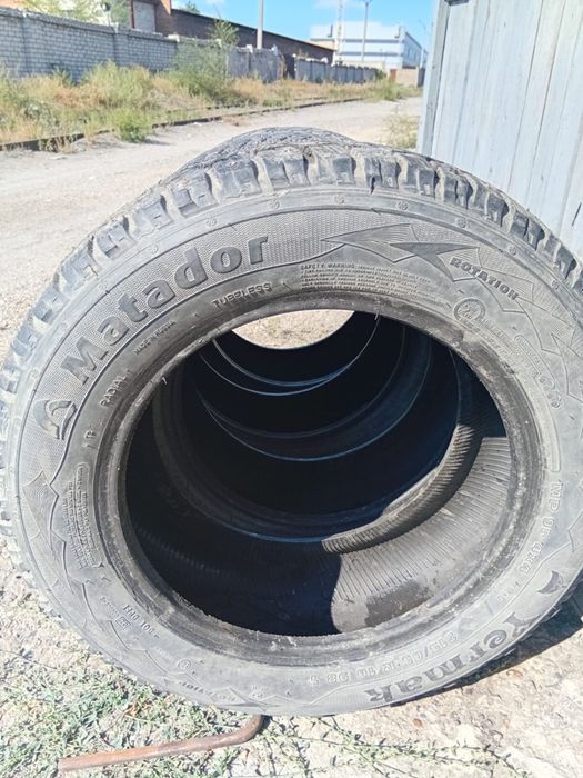 Продам зимние покрышки с шинами
