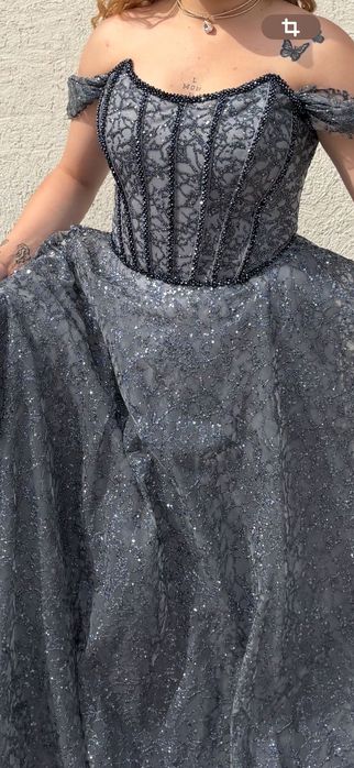 Бална рокля тъмна