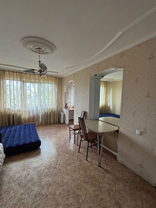 Продам 3 комнатную в центре