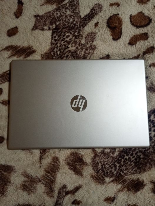 Vând laptop HP Ryzen 5, stare buna!