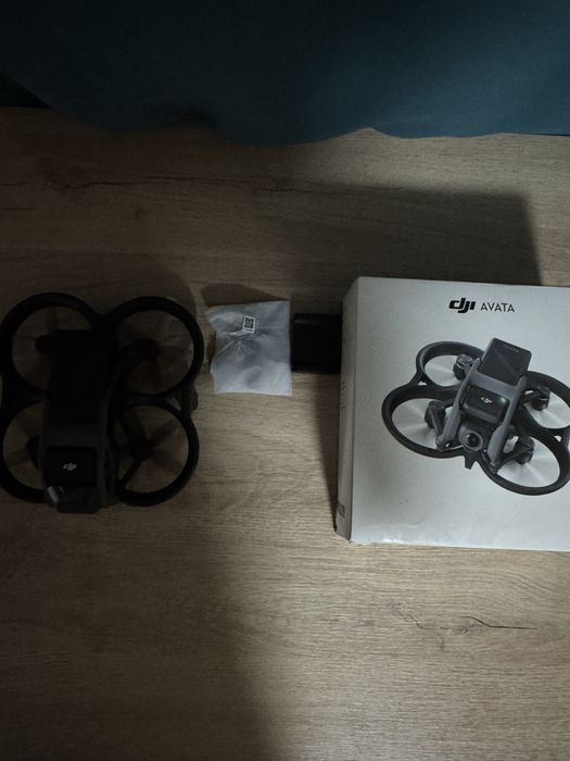 Dronă DJI Avata în stare perfectă(la pachet cu ochelari și telecomandă)