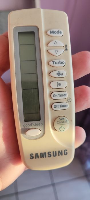 Продавам климатик Samsung 12- ка