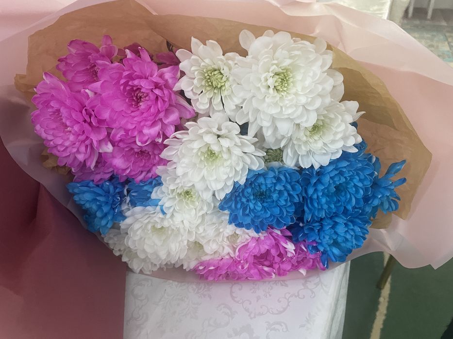 Свежие цветы и букеты