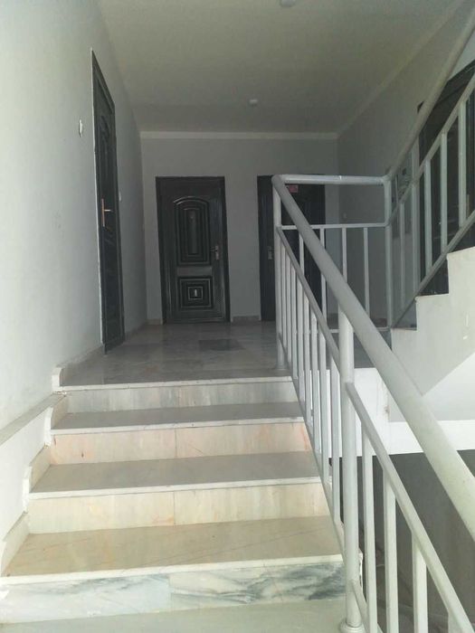 Obod borishda 3 xonalik kvartira  sotiladi