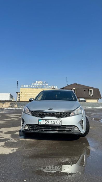 Авто в аренду под такси