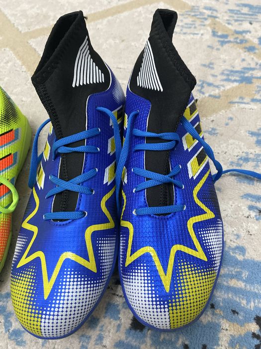 Две сороконожки адидас