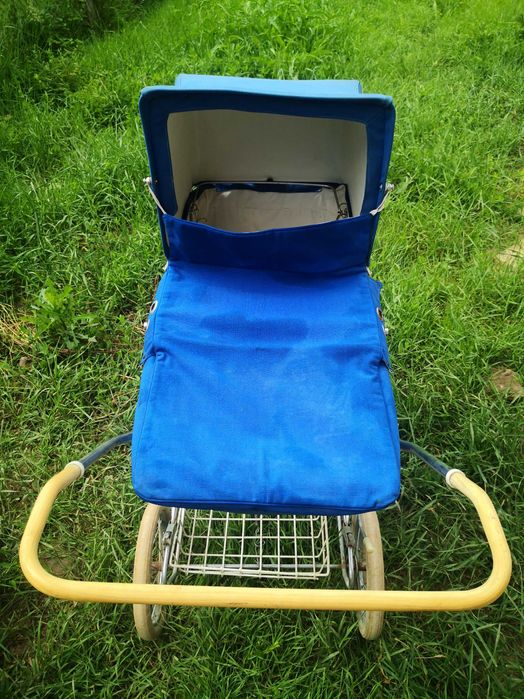 Ретро детска количка - една за бебе, една за кукли