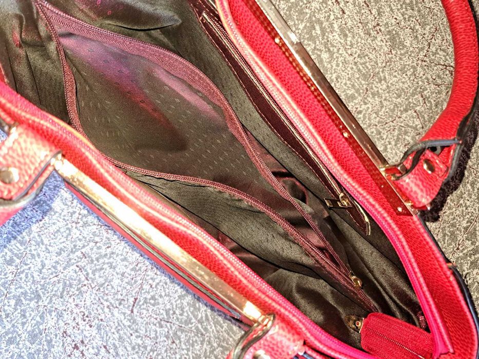 Кожаная сумка красная