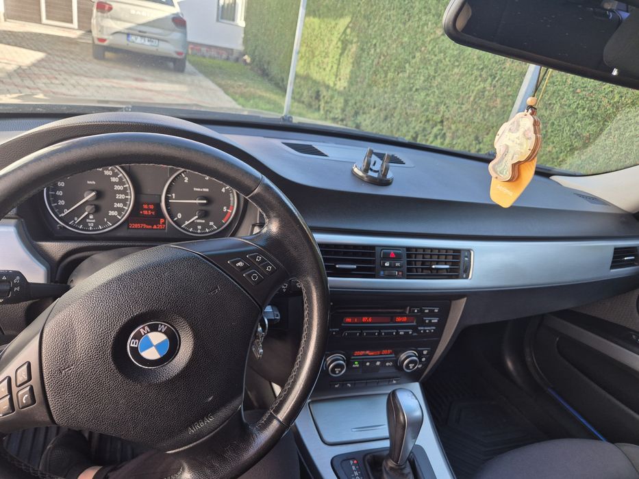 Vând BMW seria 3