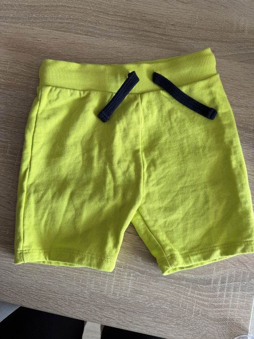 Къси панталони guess за момче, 2 г