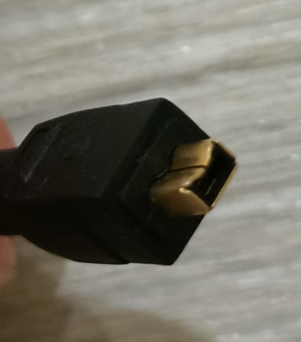 Продам кабель стандарта FireWire формата 4pin на 6pin