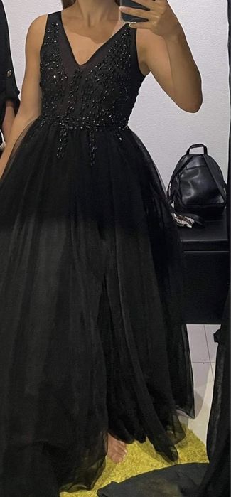 Официална черна рокля