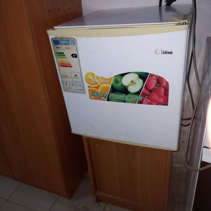 Мини холодильник подходит для всего очень удобен в применении