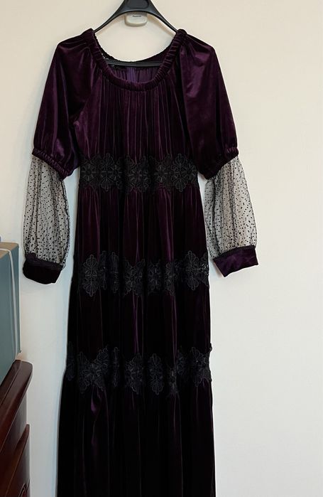 Платья вечерние