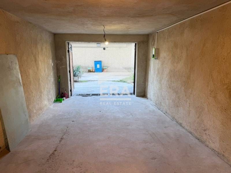 Дава се под наем Гараж / Паркомясто в Варна, ХЕИ - 24 кв.м за 180 € - Снимка #1