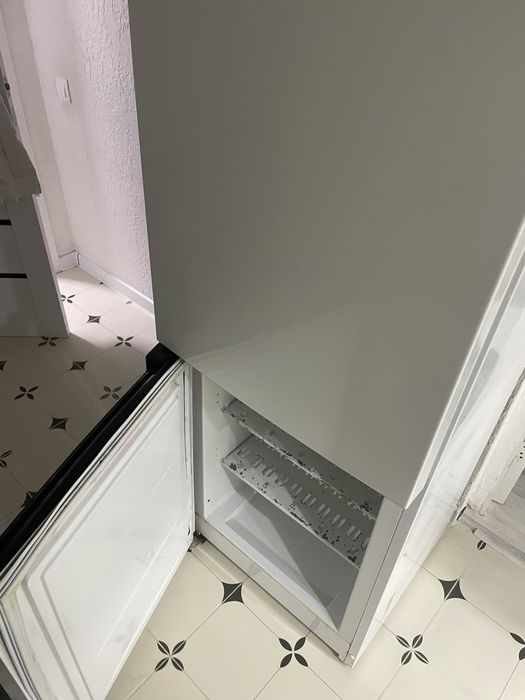 Indesit холодильник