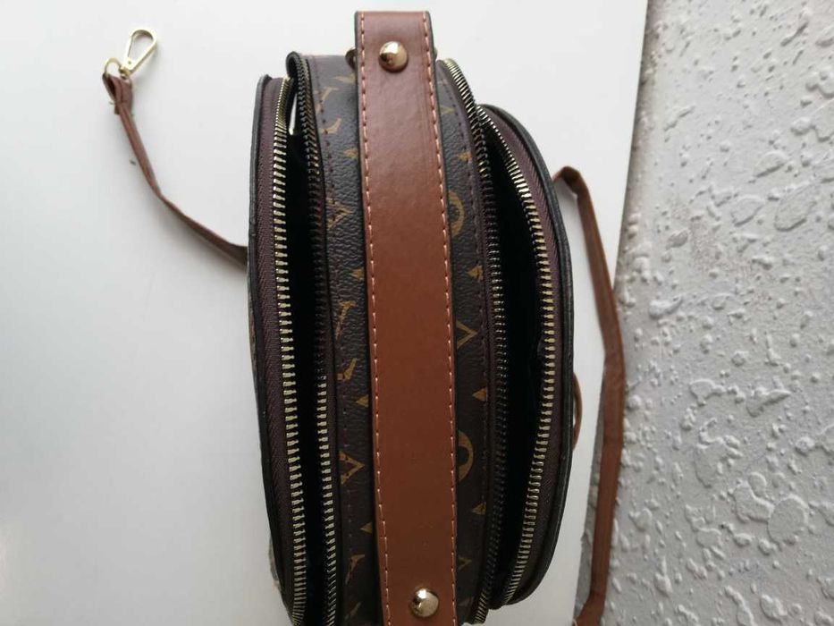 Малка дамска чанта с два джоба