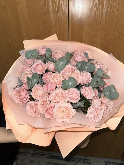 Букет из 33 розовых роз
