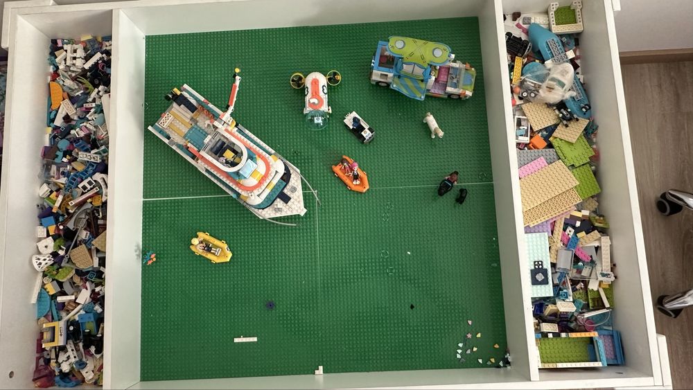 Masa pt LEGO impecabila