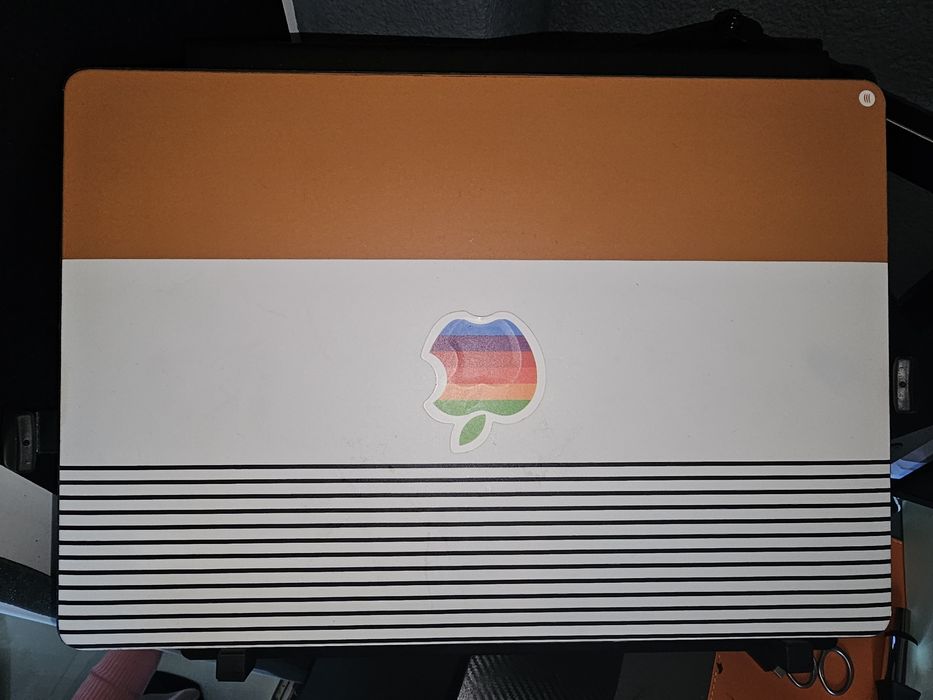 MacBook Pro 16" (2020) – 2.4 GHz i9 / 64GB / 2TB / Radeon Pro 5600M HBM2 – Stare Excepțională