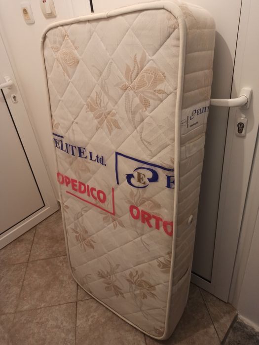 Продавам детски матрак с калъф