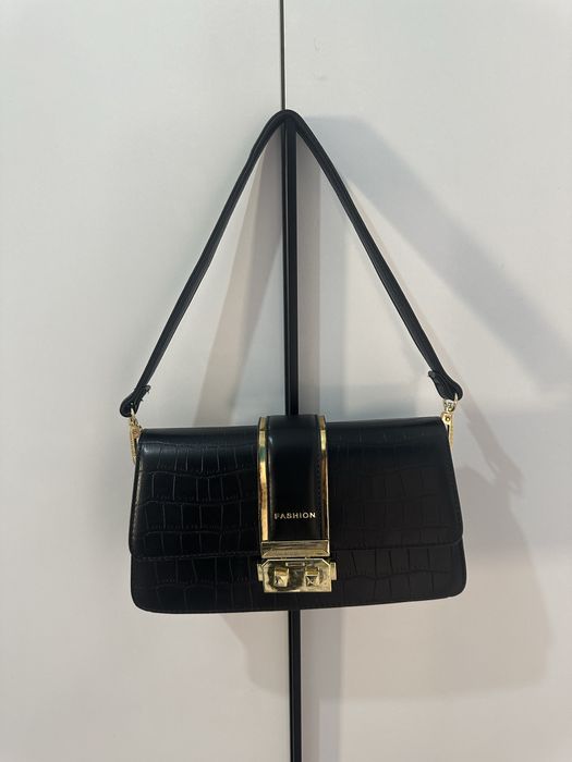 Етік, аяқ киімдер, киімдер