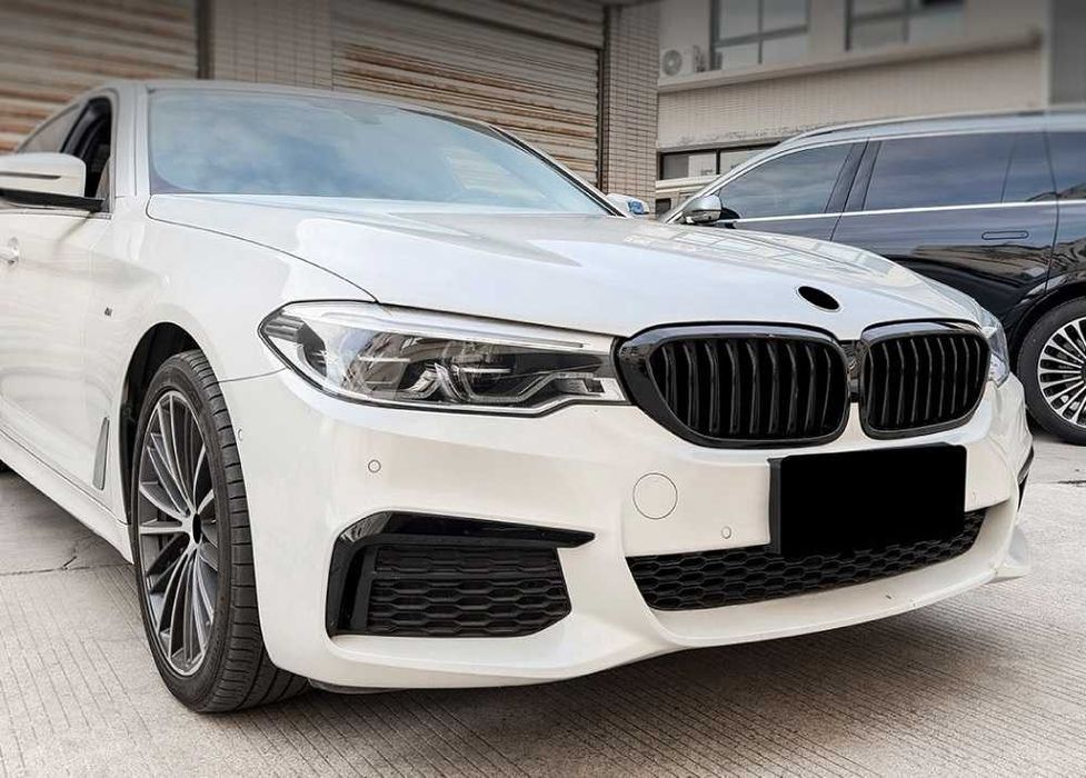 Решетка радиатора G30 Дорестайлинг
