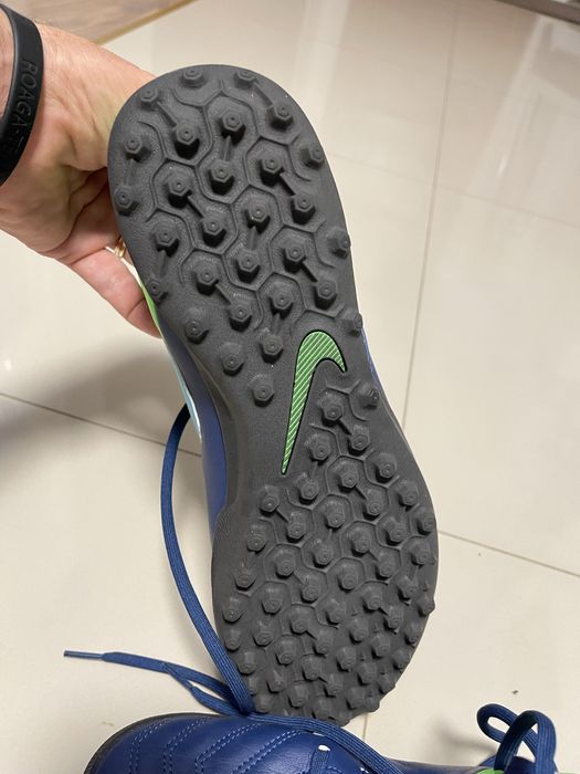 Ghete fotbal sintetic Nike Tiempo