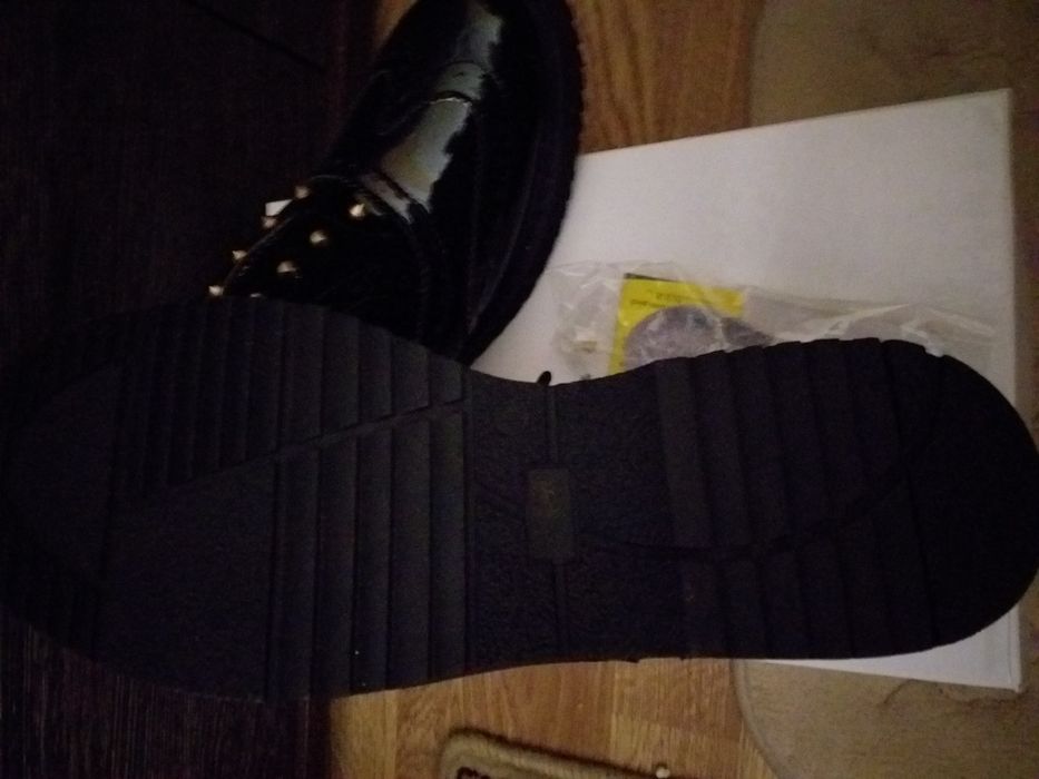 Pantofi noi mărime 40