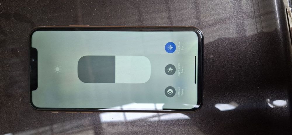 Iphone xs xolati alo narxi 1mln750 kelishamz