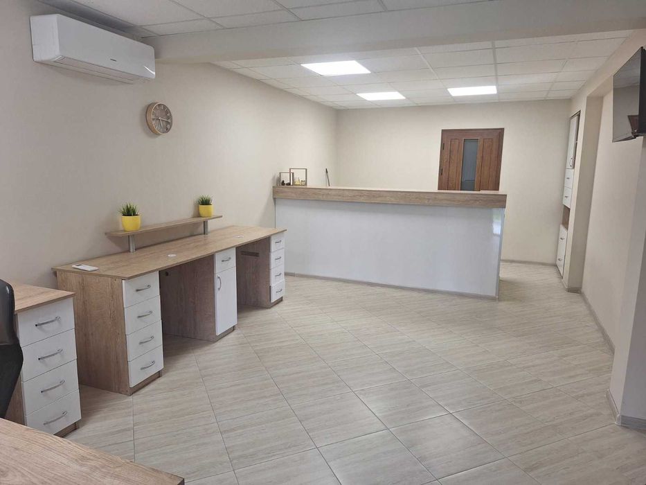 Дава се под наем Офис в Габрово, Център - 98 кв.м за 199.41 € - Снимка #1