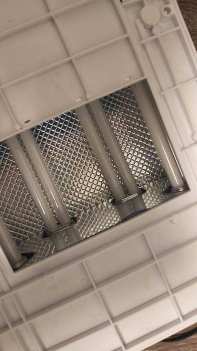 УФ лампа для маникюра