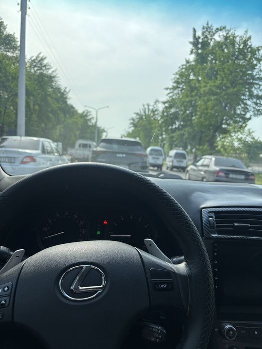 Lexus is 250 4wd