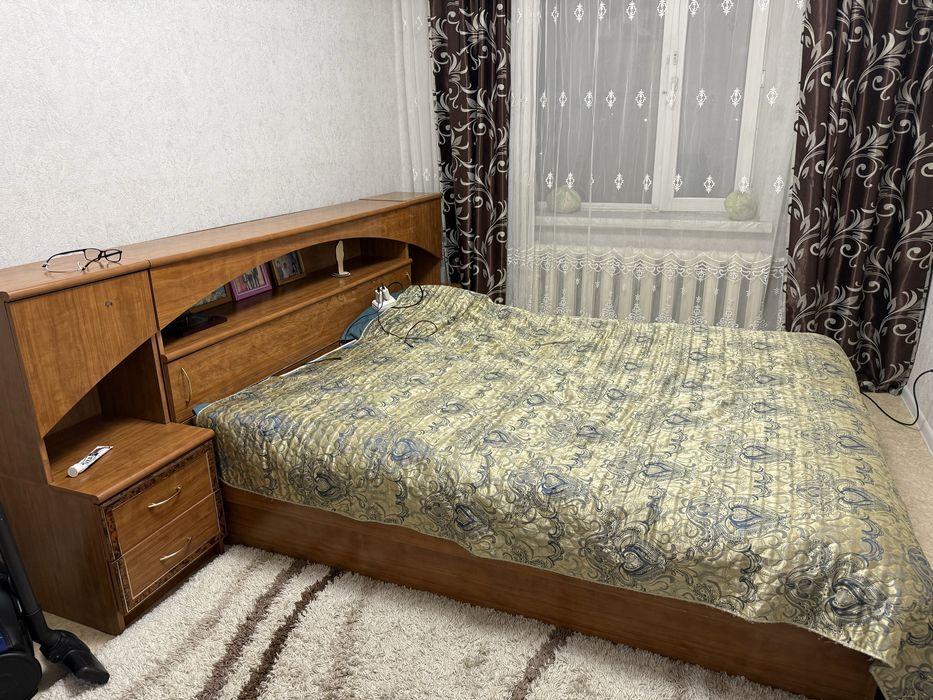 Двуспальная кровать