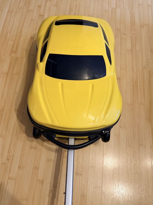 Troler valiza masina