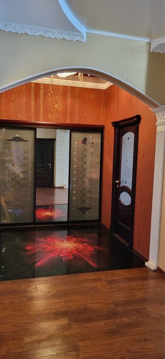 Продам 3 х комнатную сталинку